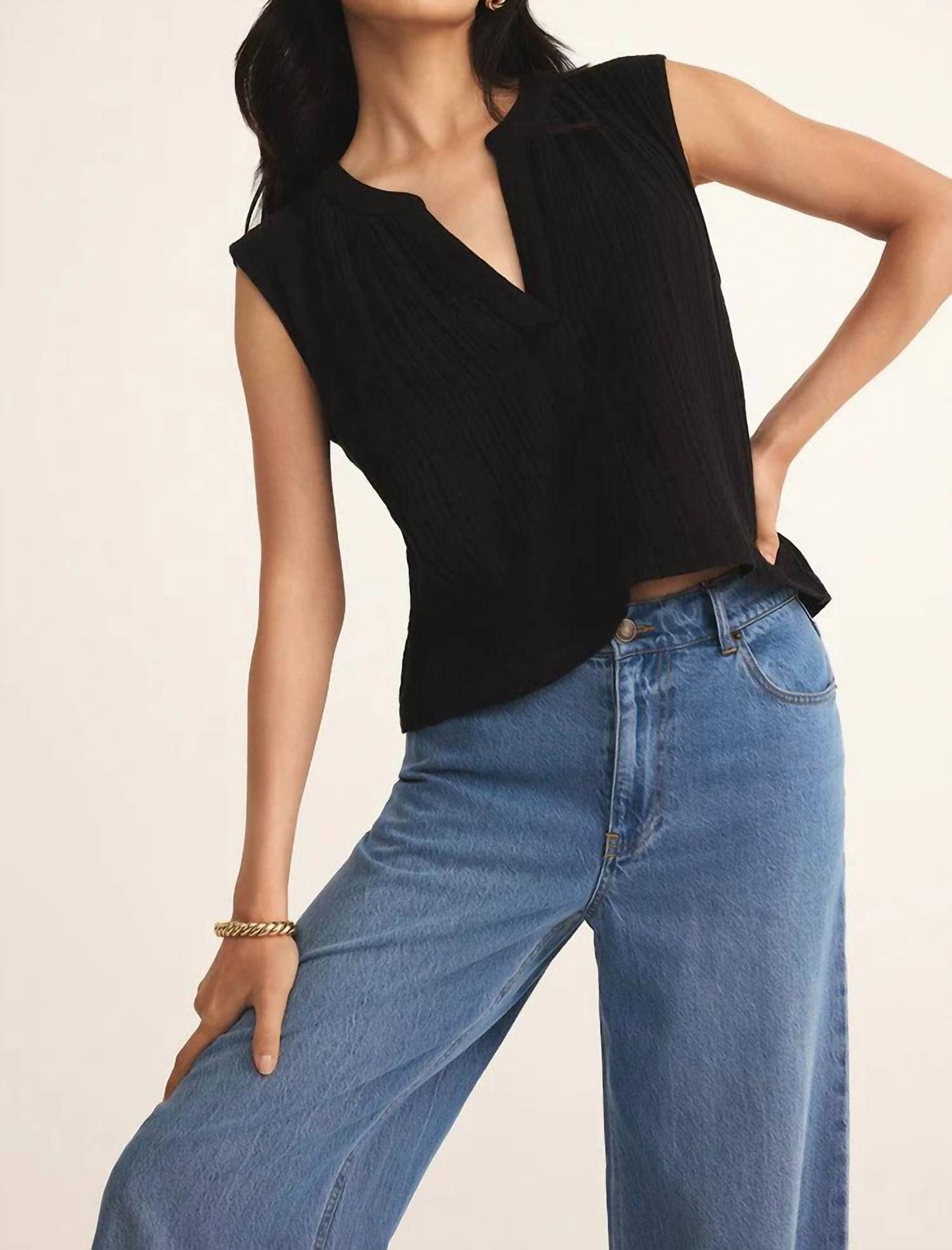 Z Supply - CLIFFSIDE V-NECK AIRY GAUZE TOP