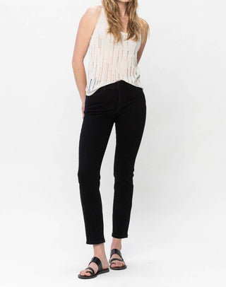 Judy Blue - Mid Rise Slim Fit Jean