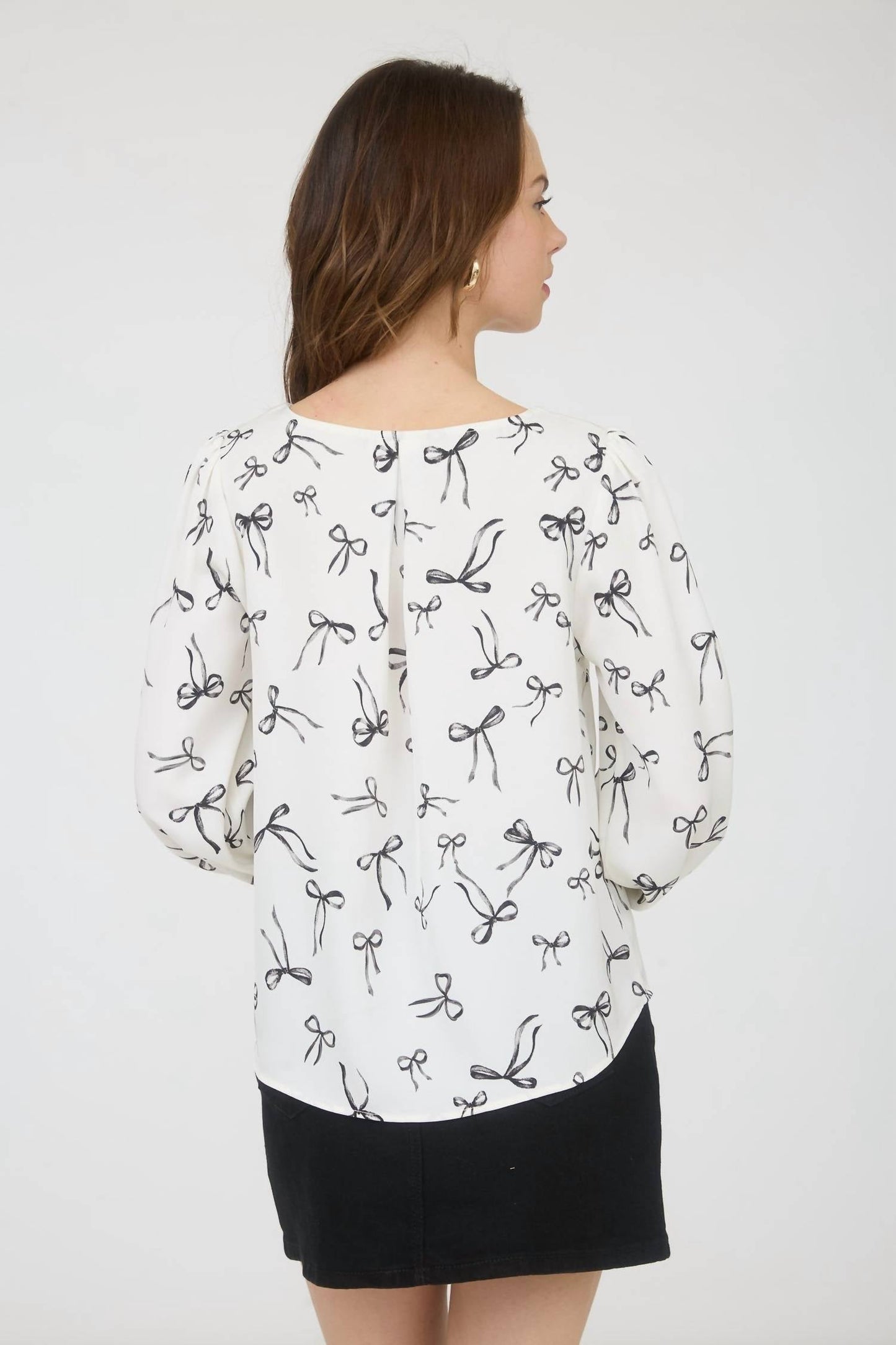 Blu Pepper - Bow Pattern Round Neck Long Sleeve Blouse