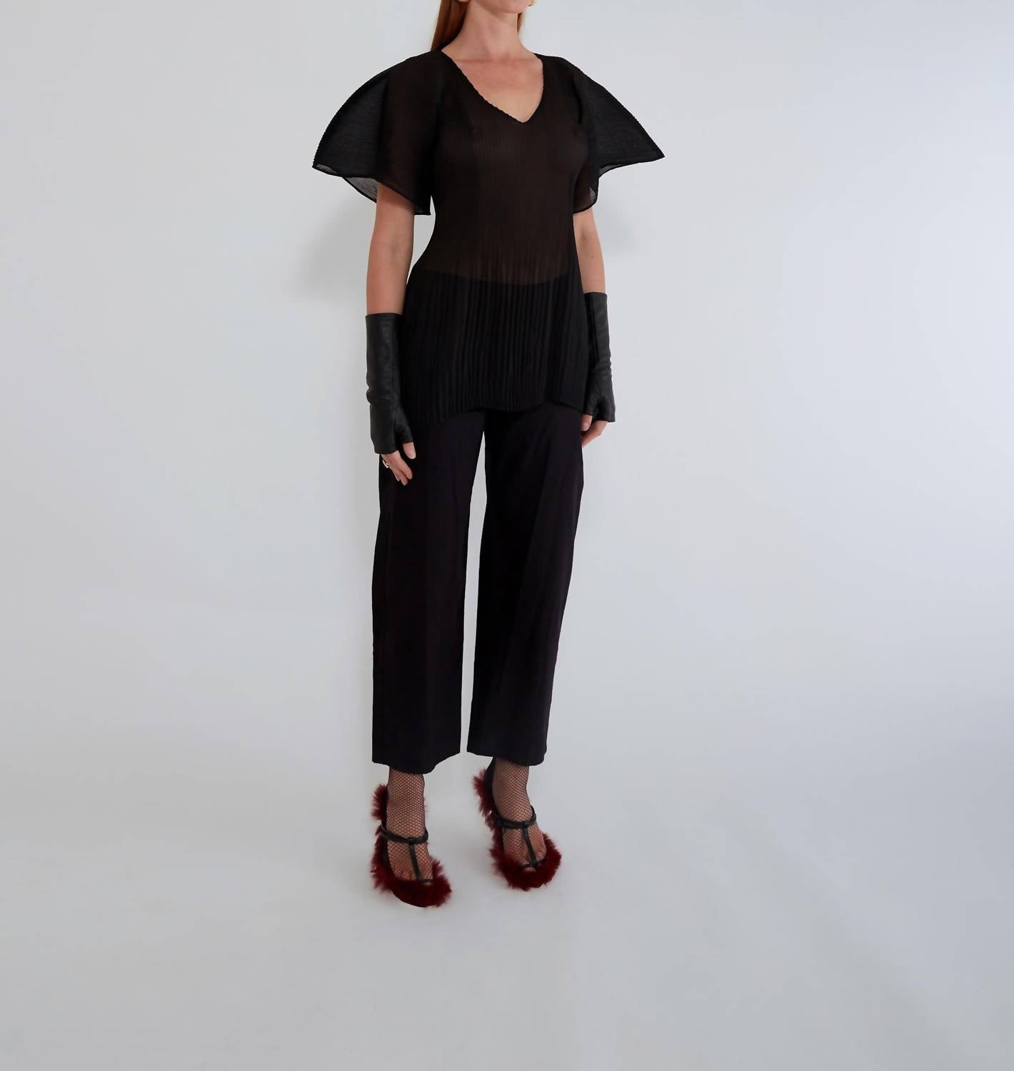 Nin Studio - Medusa V Neck Top