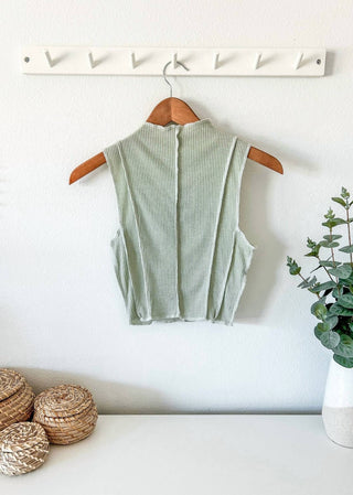 Le Lis - Exposed Thread Top