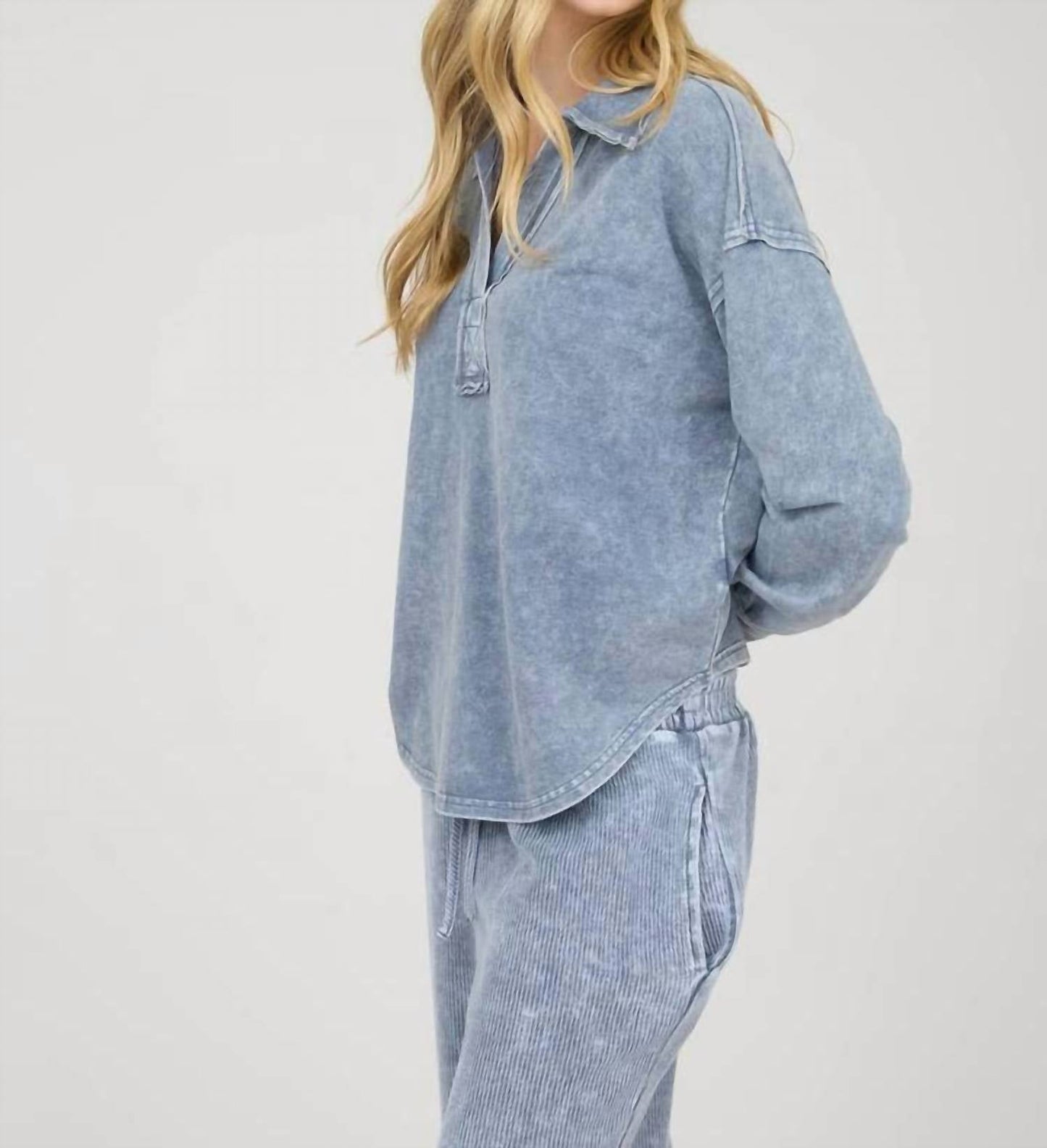 Blu Pepper - Washed Long Sleeve U Hem Polo Knit Top
