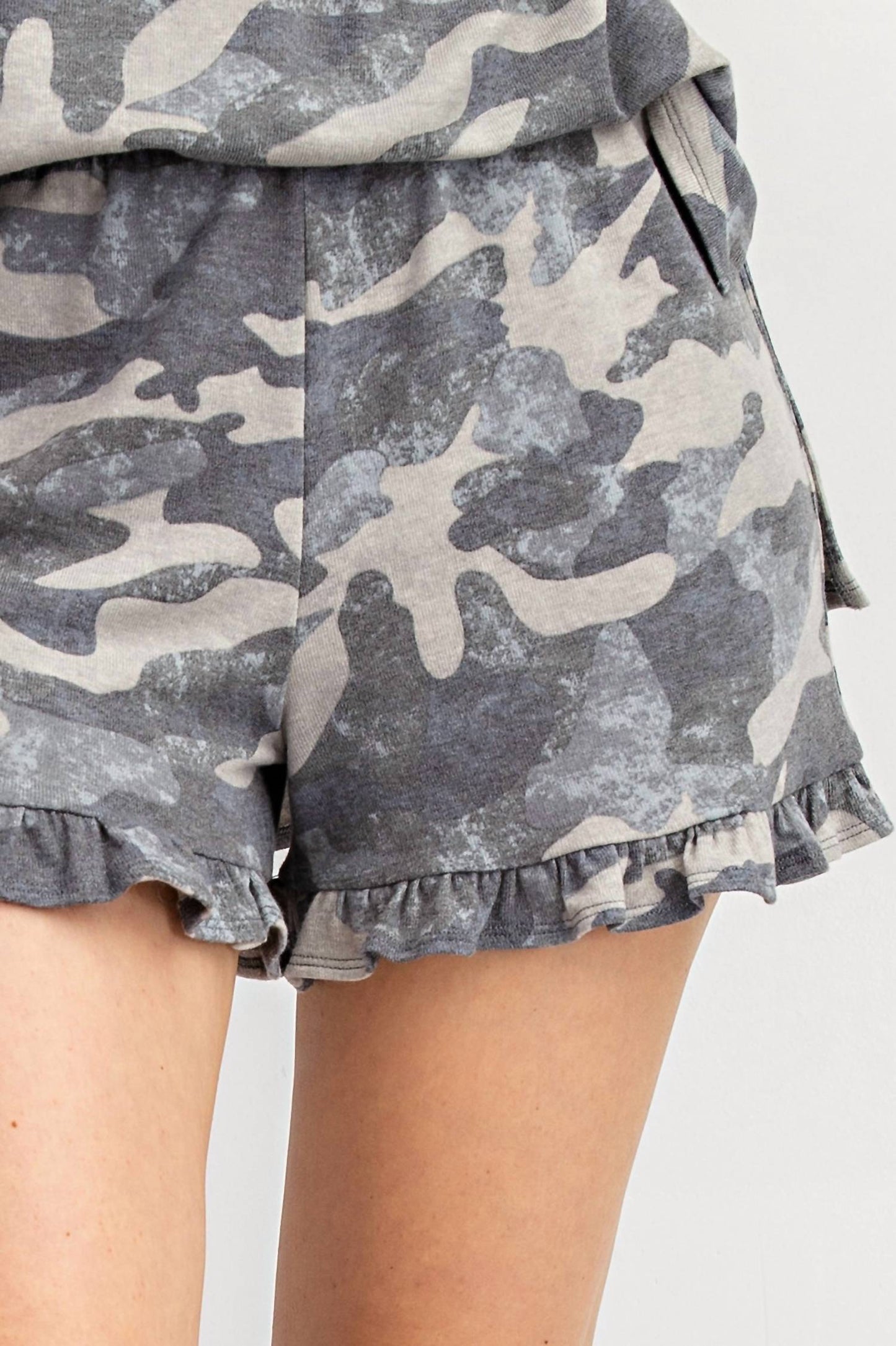 143 Story - Camouflage Ruffle Shorts