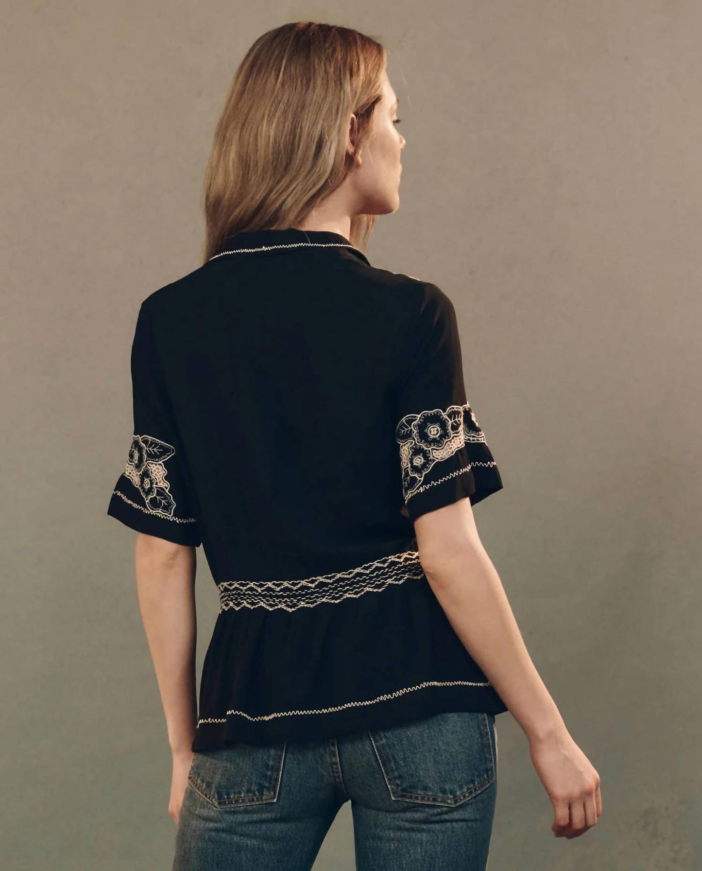 The Great. - Crest V Neck Short Sleeve Top