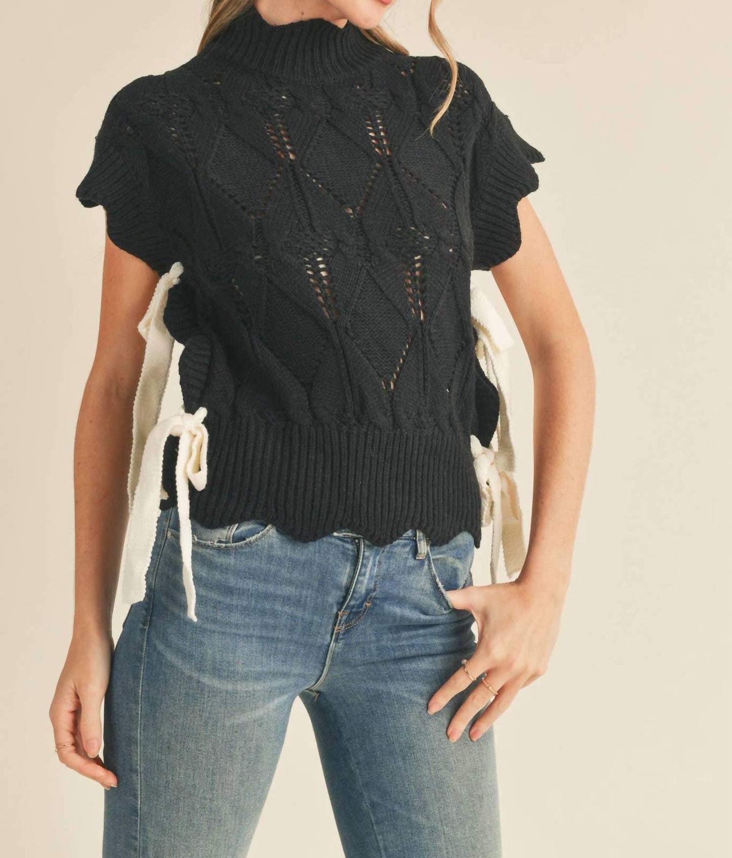 &Merci - Mock Neck Cropped Sweater Vest