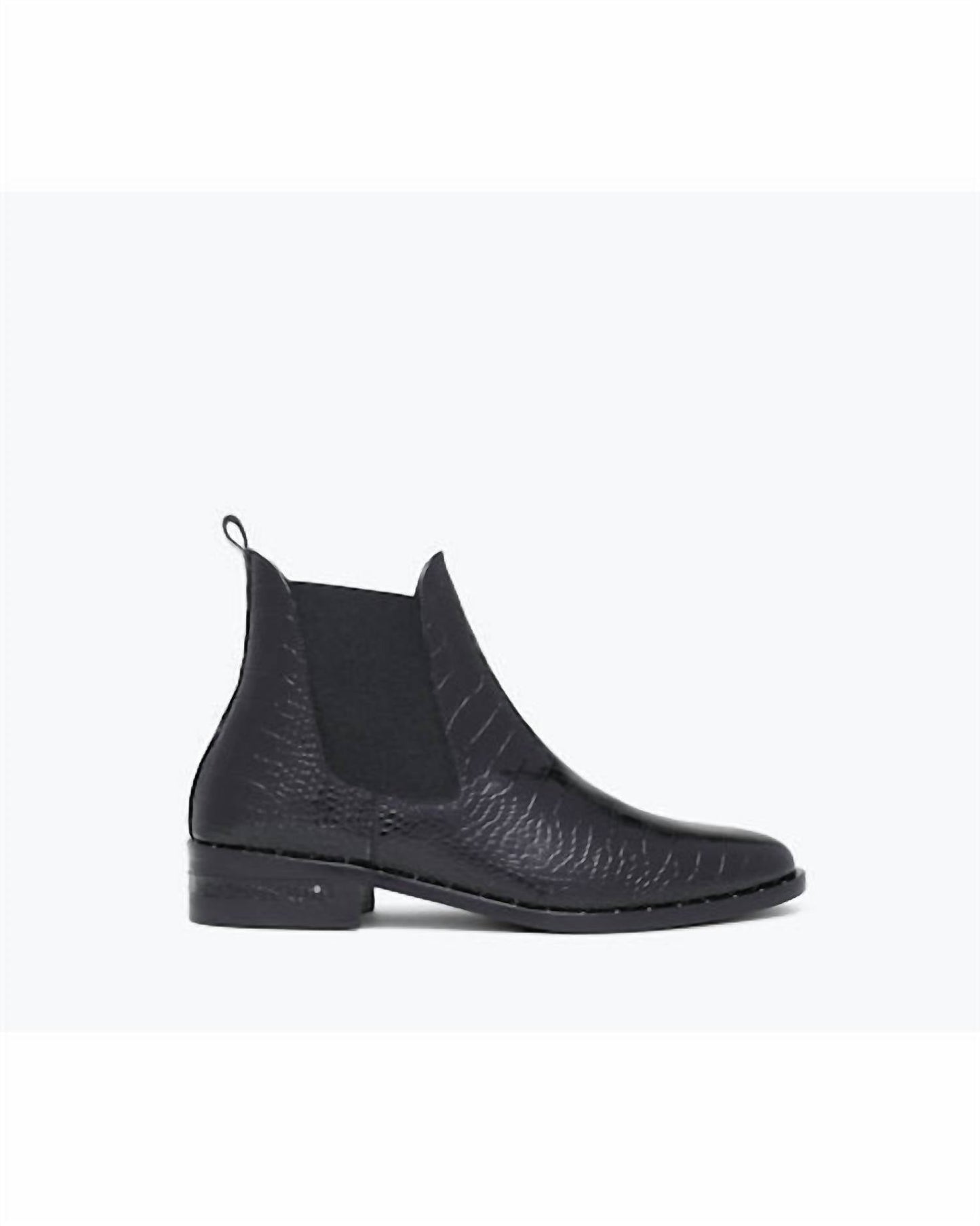 Freda Salvador - Women's Sleek Chelsea Ankle Boot