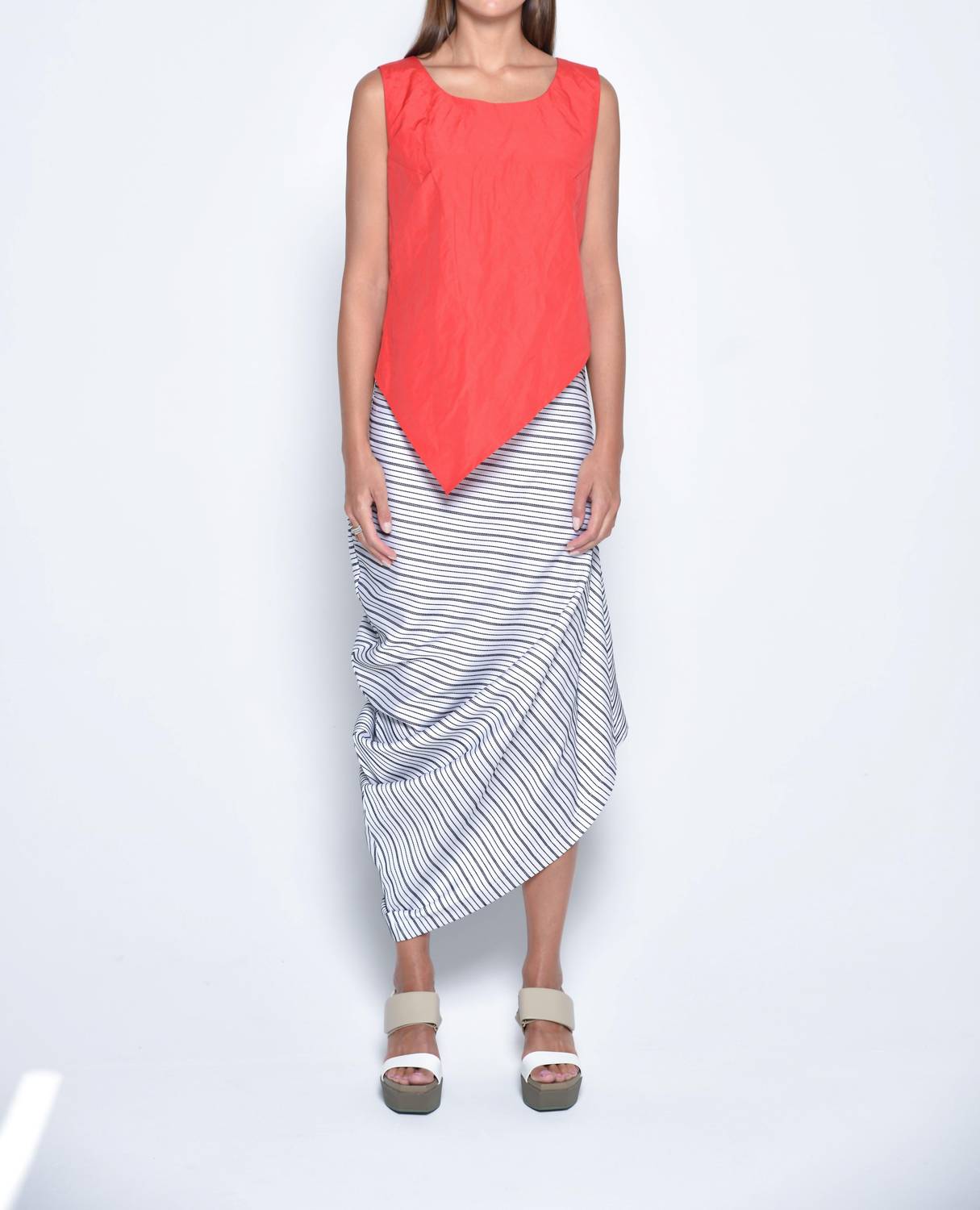 Simply Mila - Uneven Hem Tank