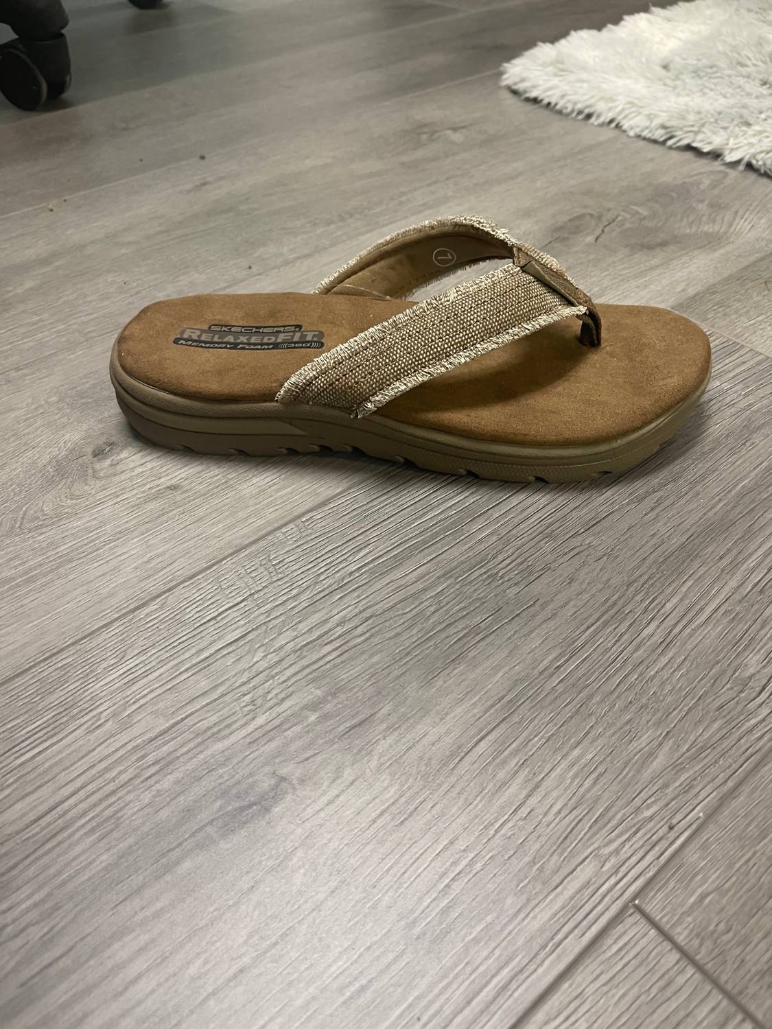 Skechers - Men's Relaxed Fit Supreme Flip Flop