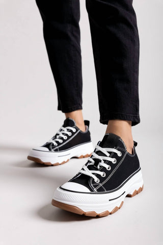Refresh - Women's Canvas Sneakers