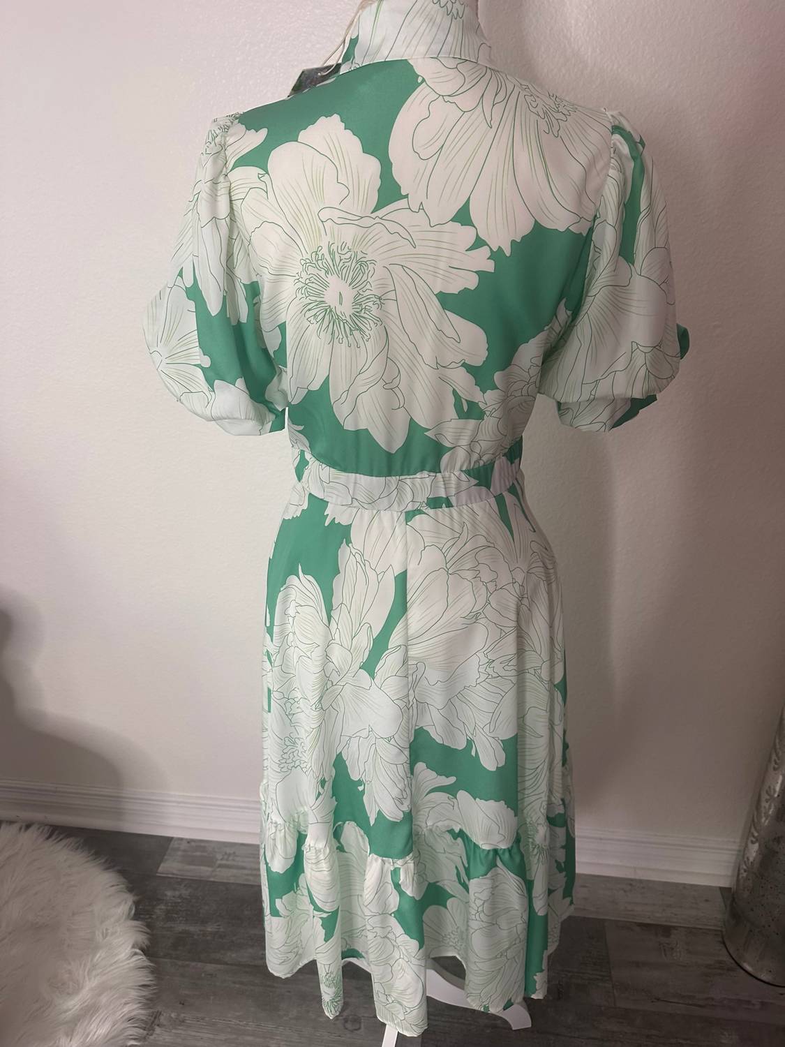 A.Peach - Puff Sleeve Midi Dress