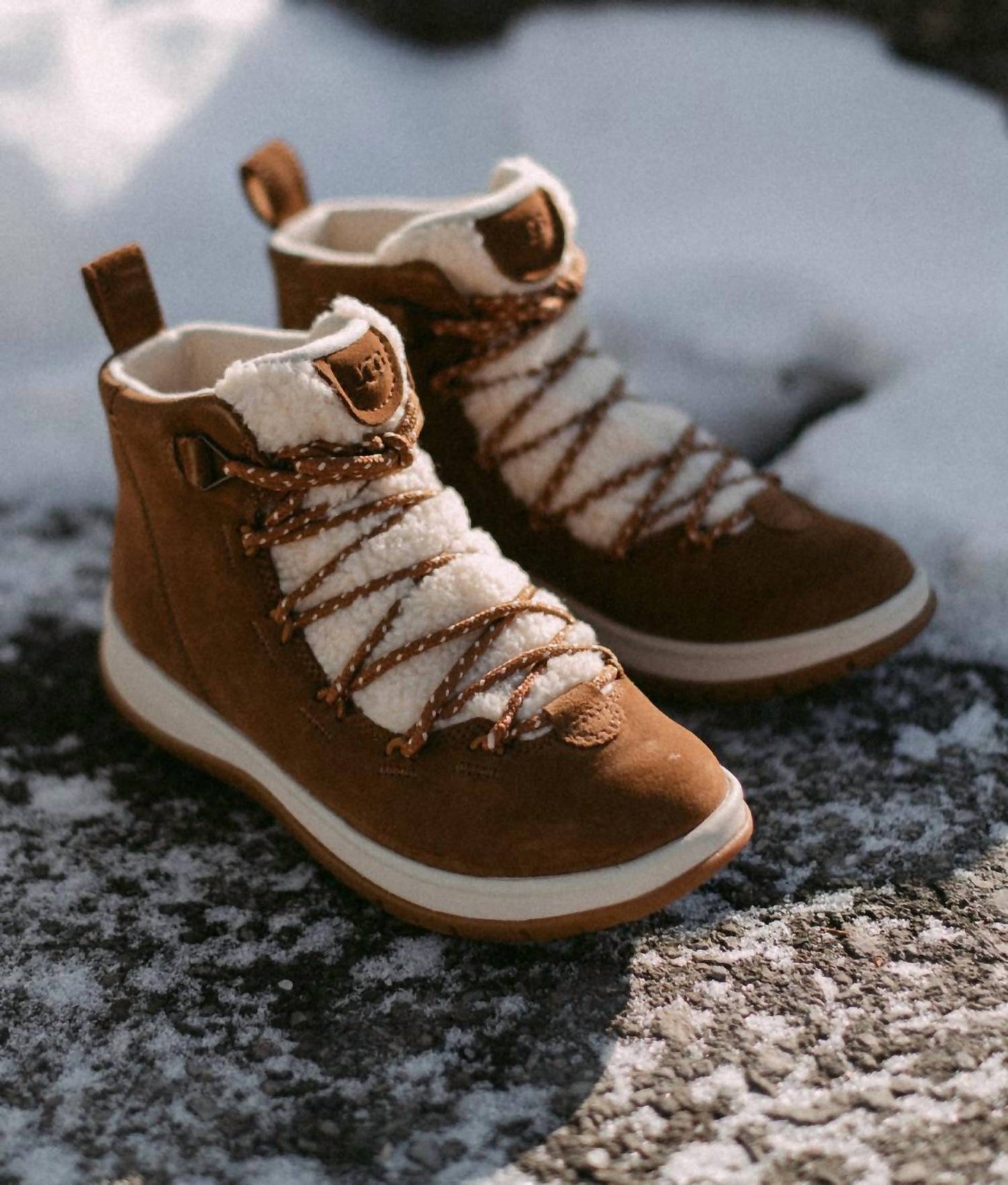 Ugg - Women's Lakeside Heritage Mid Sneaker Boots