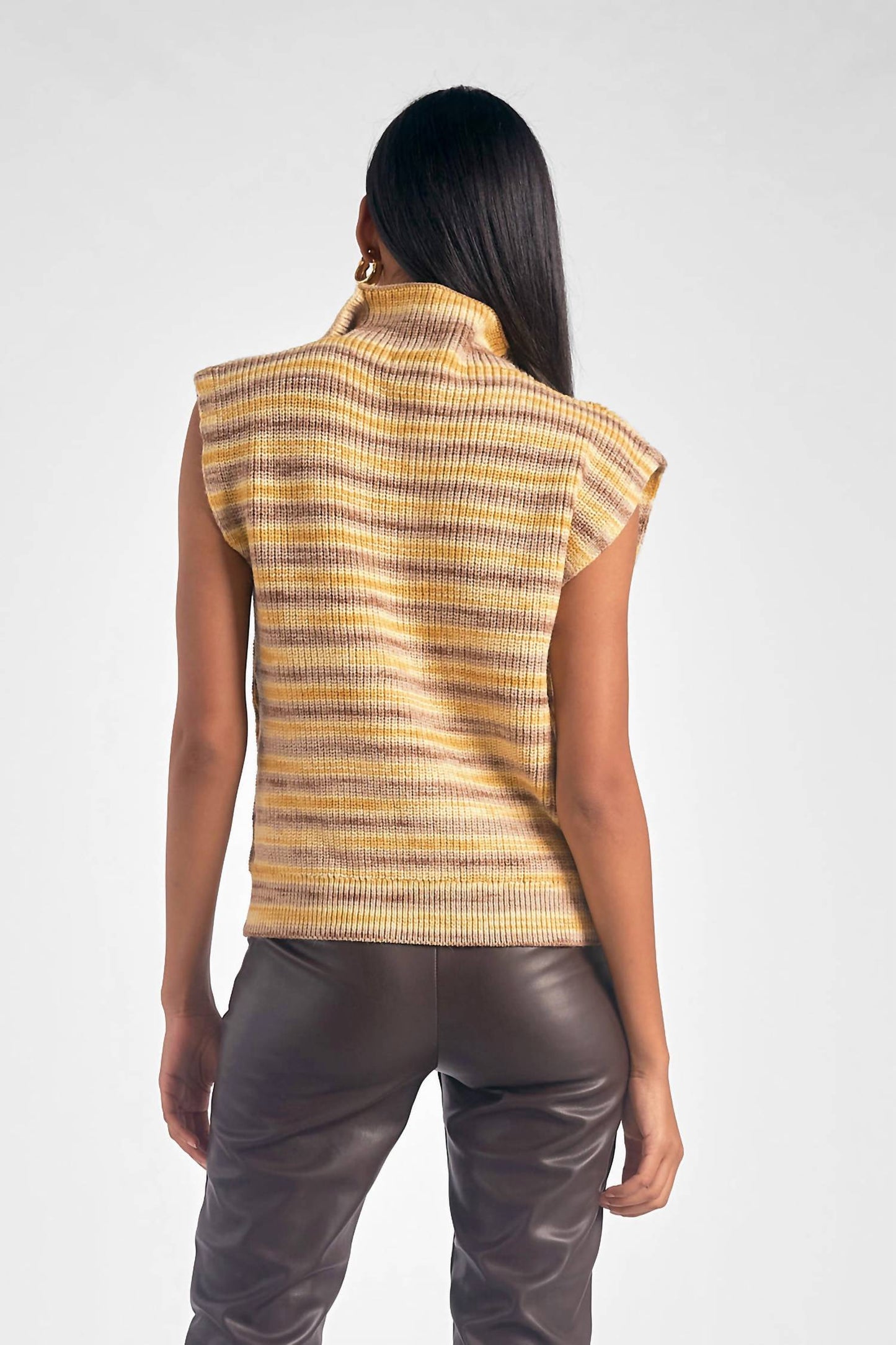 Elan - Loretta Zip Sleeveless Sweater