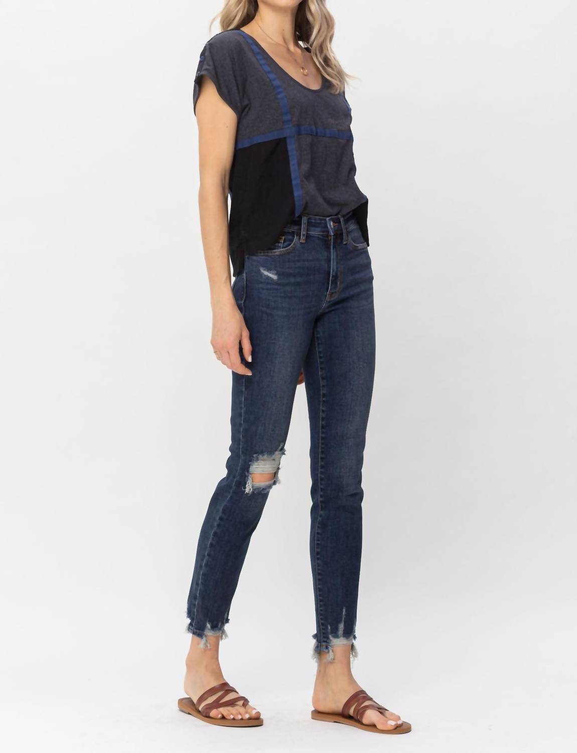 Judy Blue - Mid Rise Chopped Hem Relaxed Denim Jeans