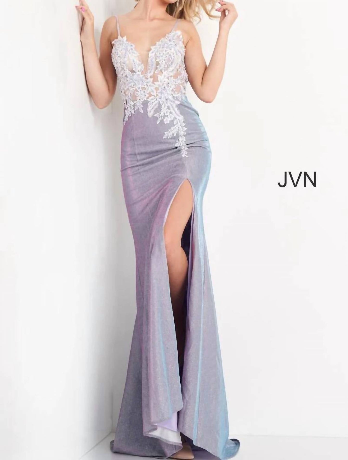 Jovani - Embroidered Bodice Fitted Prom Dress