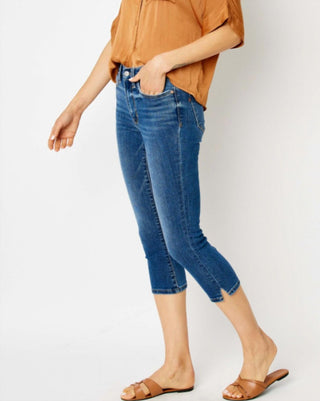 Judy Blue - Slim Fit Side Slit Capri