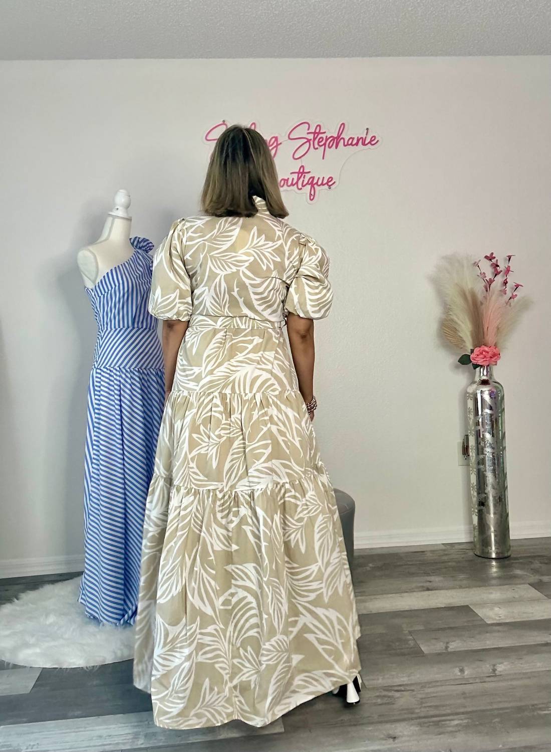 Big Hit Fashion - Woven Palm Print Bubble Sleeve Maxi Dress