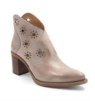 Casta - TERRY BOOTIE