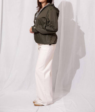 08 Lifestyle - Torba Packable Rain Jacket