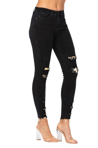 Judy Blue - MID-RISE SKINNY LEOPARD PATCH JEAN