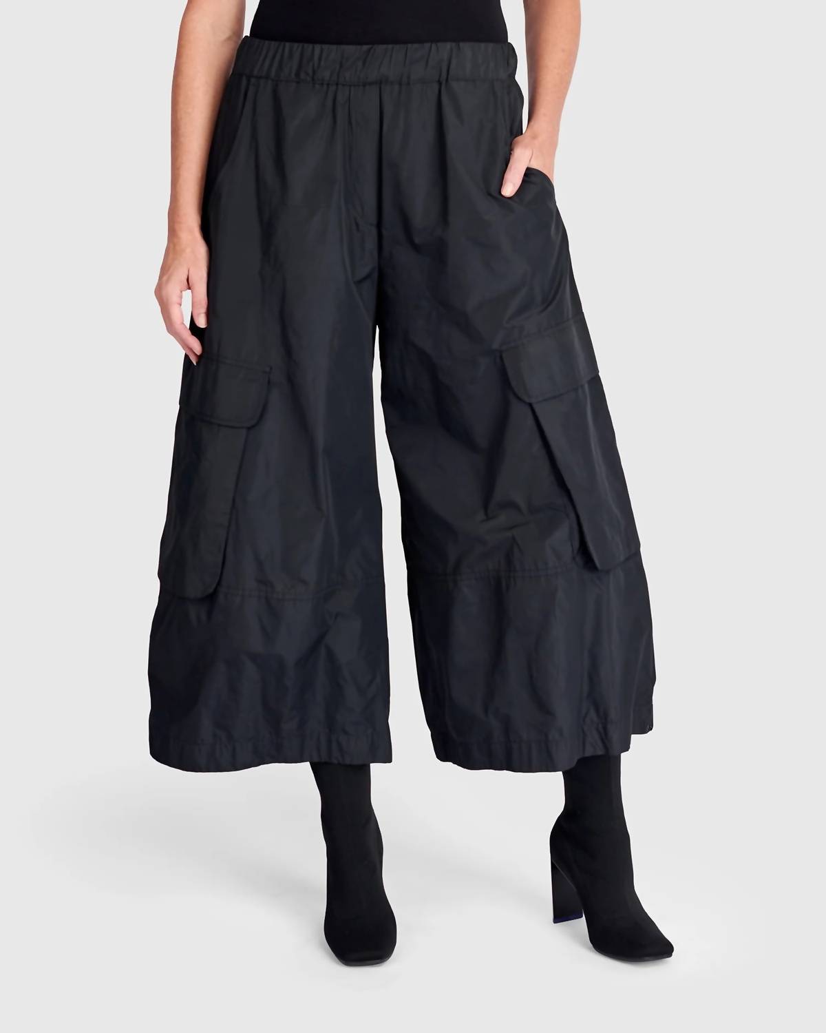 Alembika - Urban Wide Cargo Pants