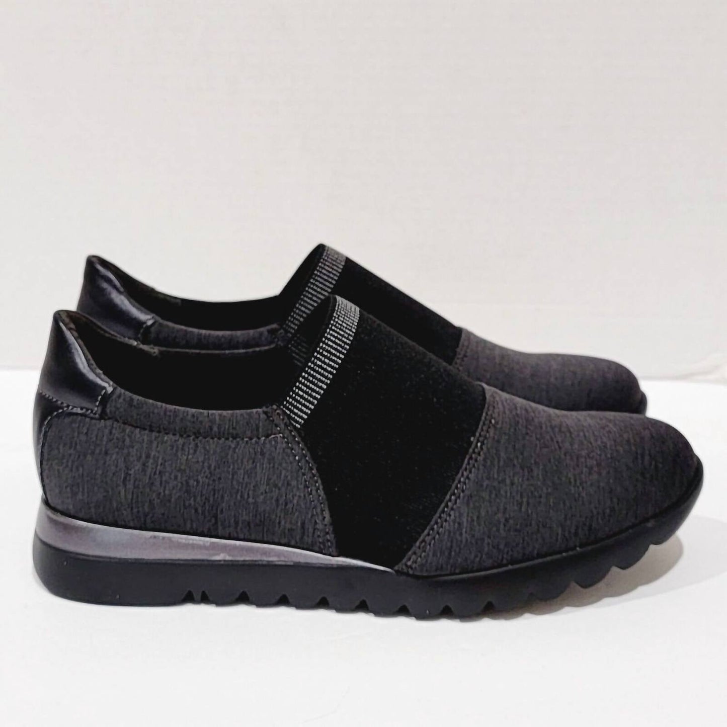 Munro - Women's Kj Fabric Gore Slip-on Sneaker