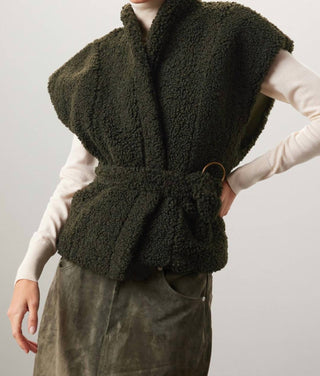 Marie Oliver - Astrid Vest