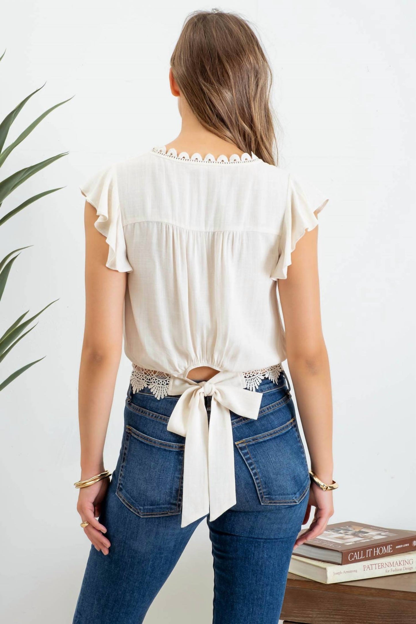 Blu Pepper - Scallop Lace Trim Back Tie Short Sleeve Crop Top