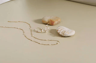 Eklexic - Women's Pearl & Bead Necklace