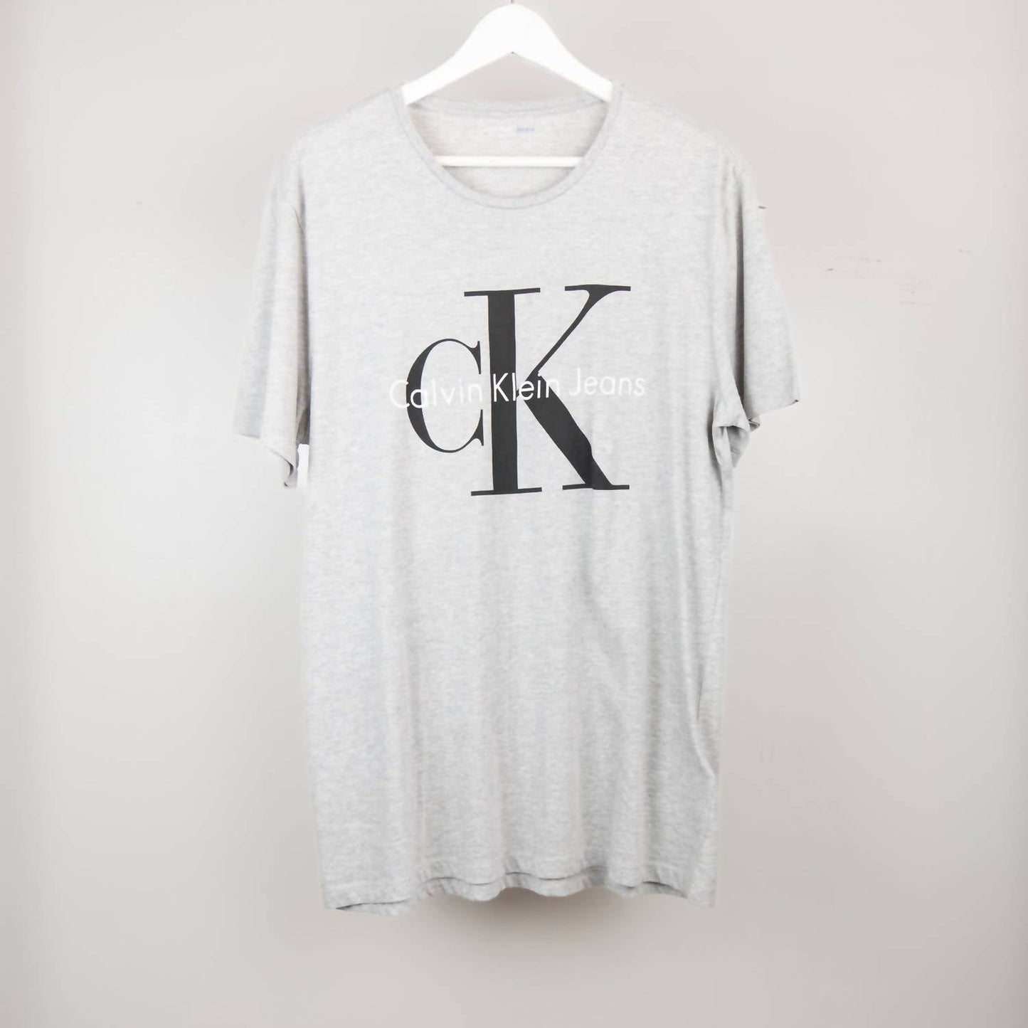 Calvin Klein - Icon Logo Graphic T-Shirt