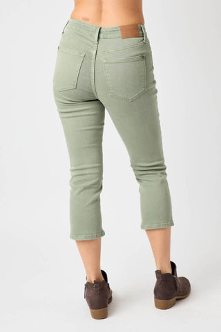 Judy Blue - Mid Rise Garment Dyed Non Distressed Capri Jeans