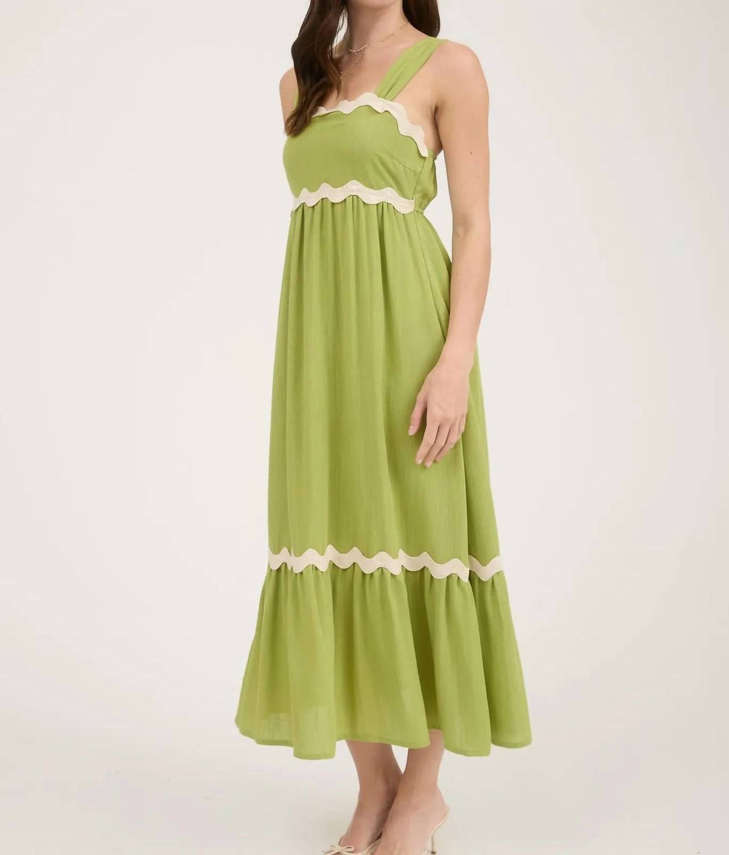 Blu Pepper - Trim And Ruffled Bottom Midi Dress