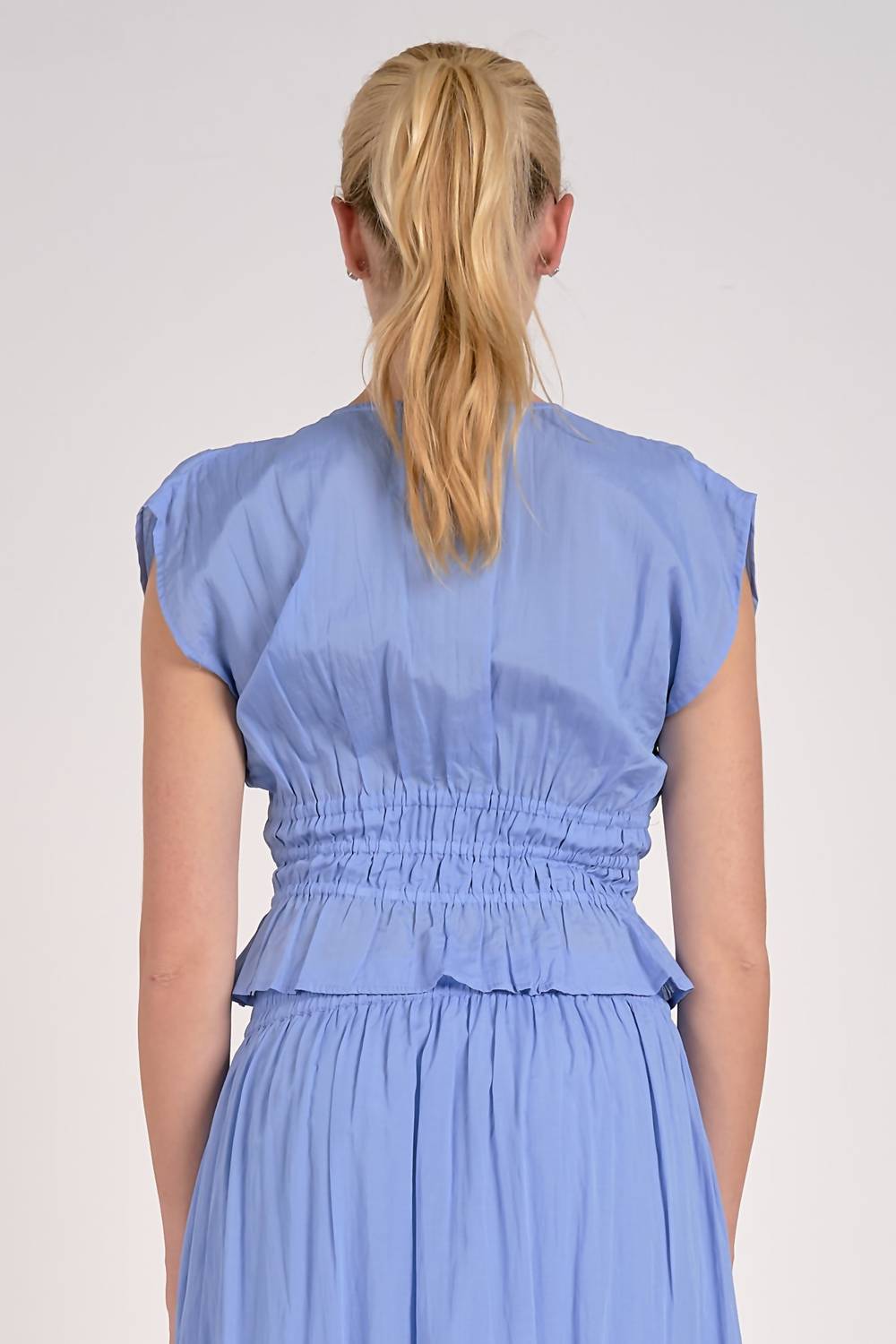 Elan - V-neck Rufle Top