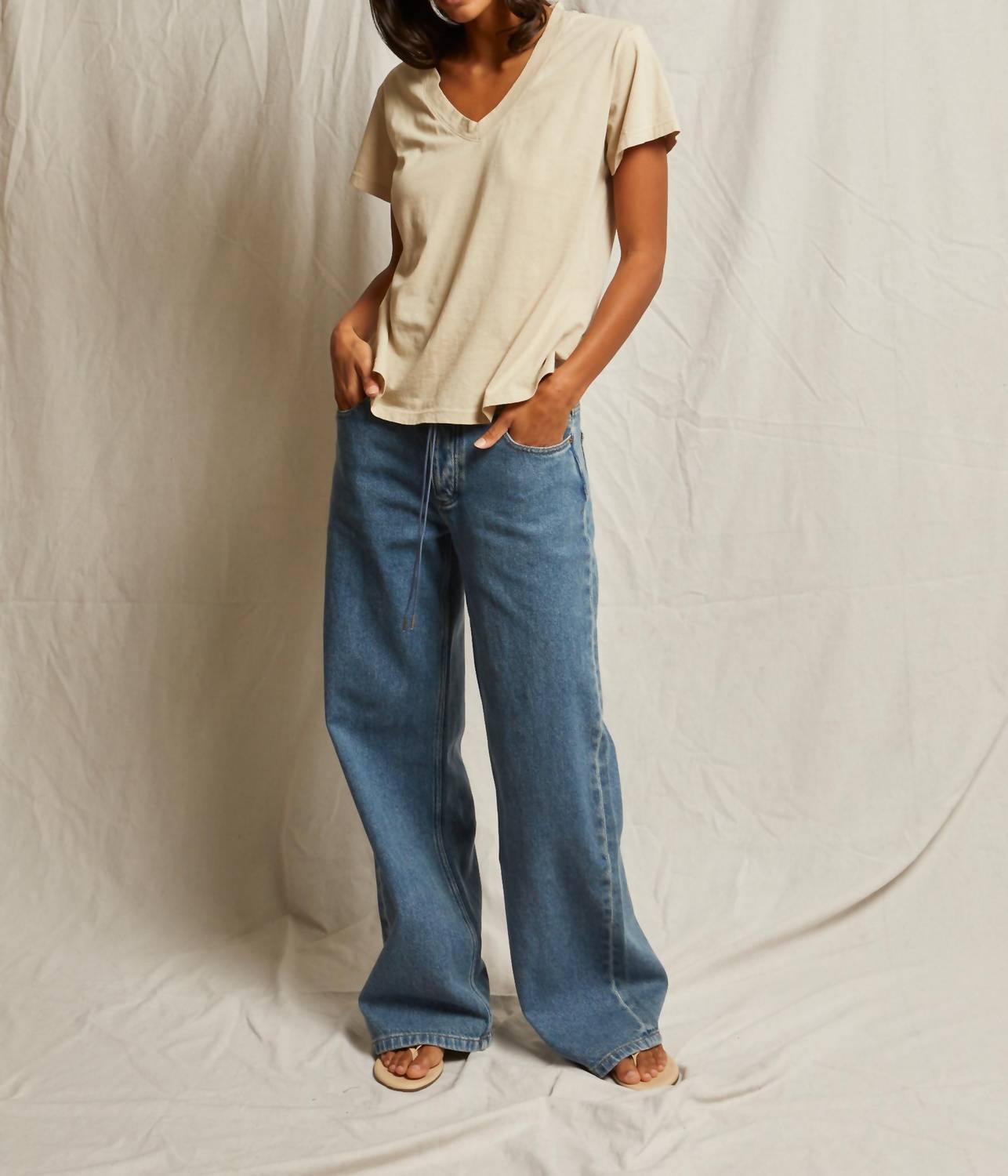 Perfectwhitetee - Hendrix V-neck Tee