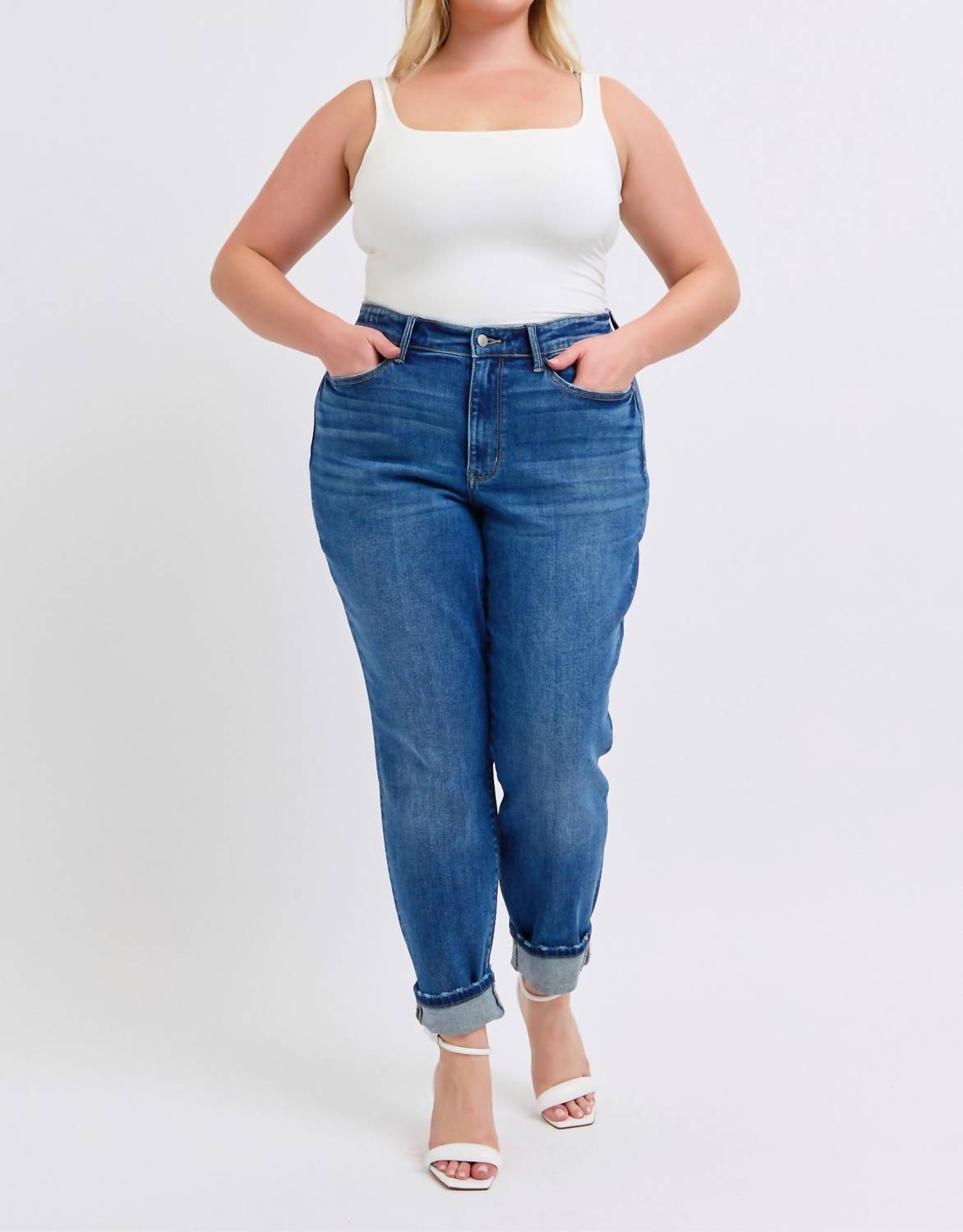 Judy Blue - Mid Rise Boyfriend Jeans