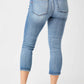 Judy Blue - Midrise Contrast Wash Capris