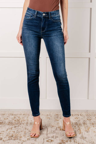 Judy Blue - Mid Rise Thermal Vintage Skinny Jean