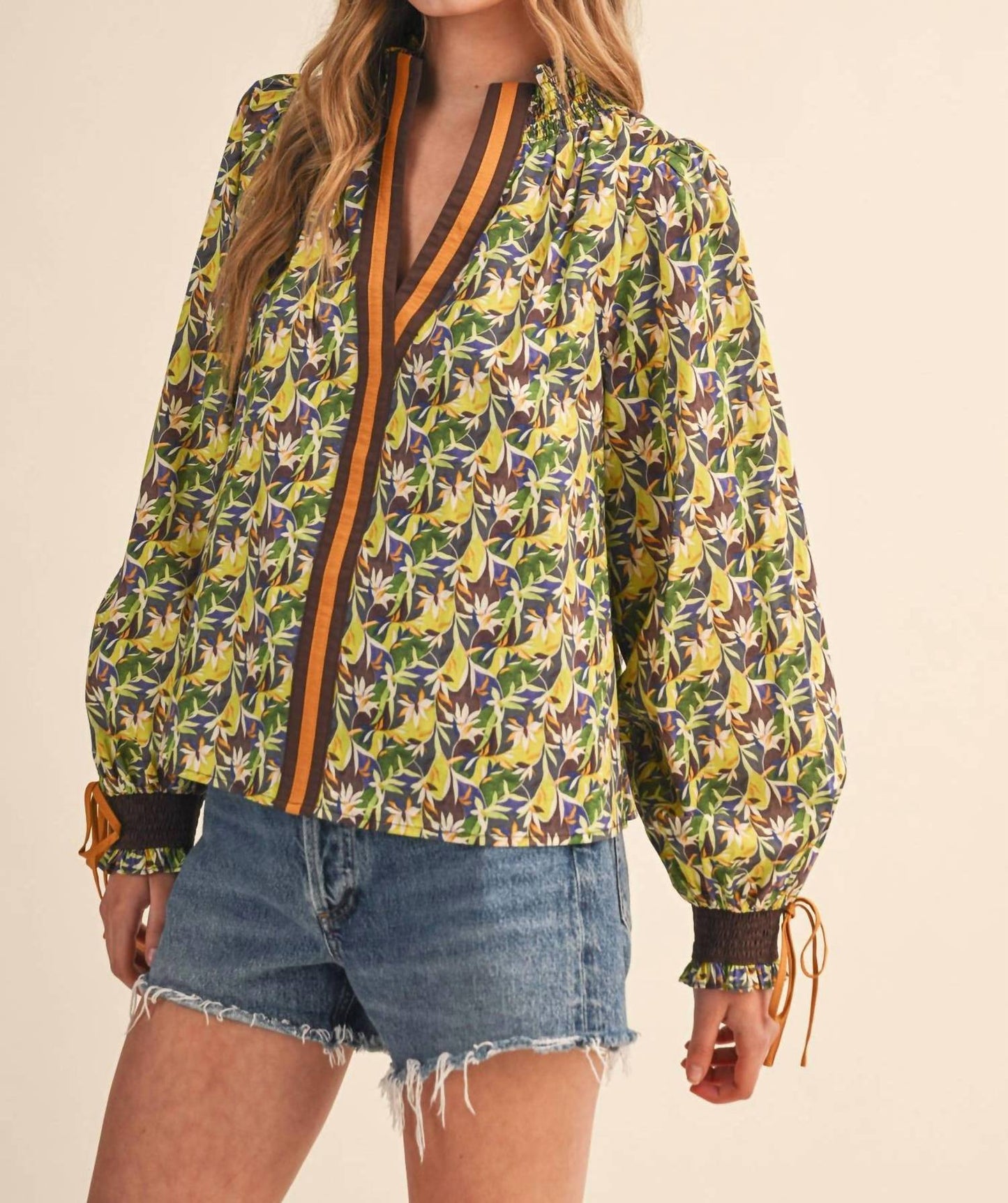 &Merci - Contrast Neckline Smocked Puff Sleeve Top