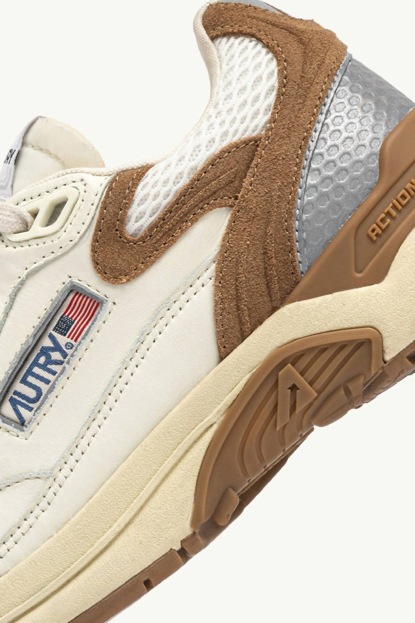 Autry - Women's Hyperway Low Sneaker