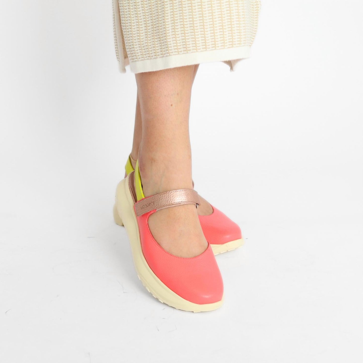 Wonders - Women's Comb Closed-toe Wedge Sandals