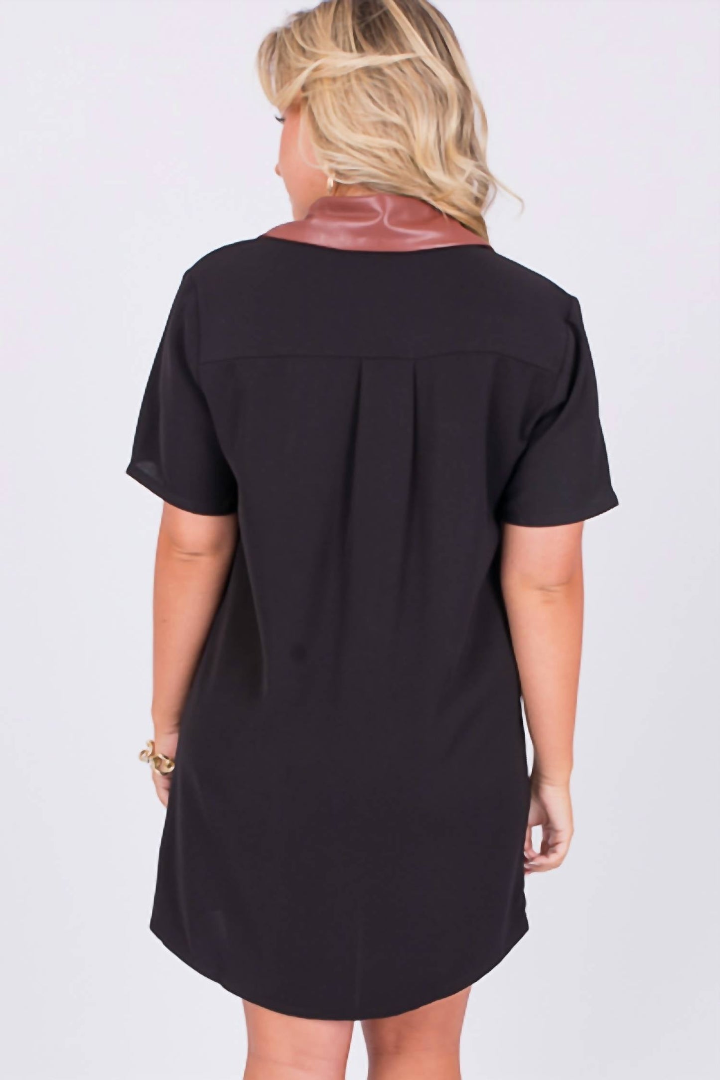 Entro - Colorblock Collared Button Up Mini Dress