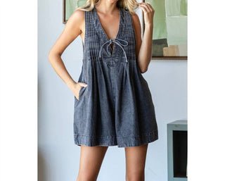 Veveret - Front Pleated V Neck Sleeveless Denim Romper