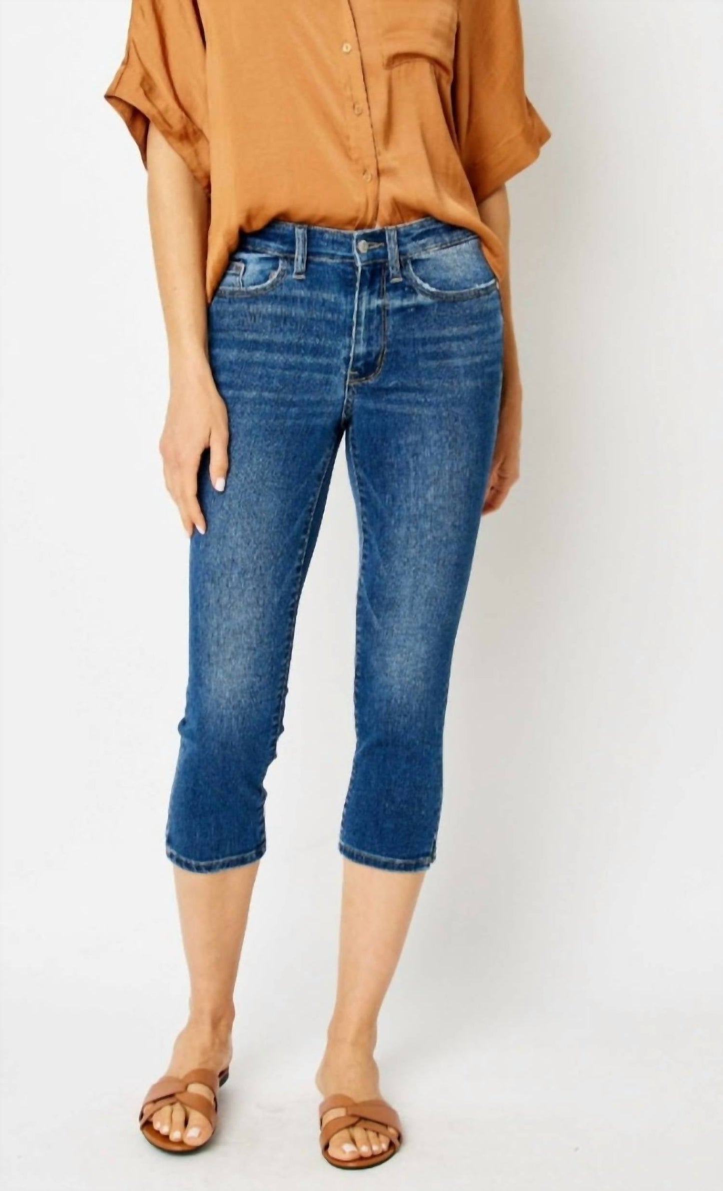 Judy Blue - Mid Rise Sid Slit Capri Jeans