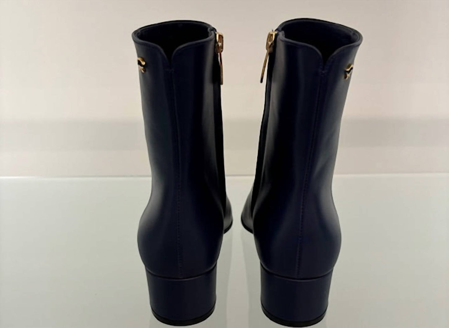 Gianvito Rossi - Women's Lyell pointed toe boot