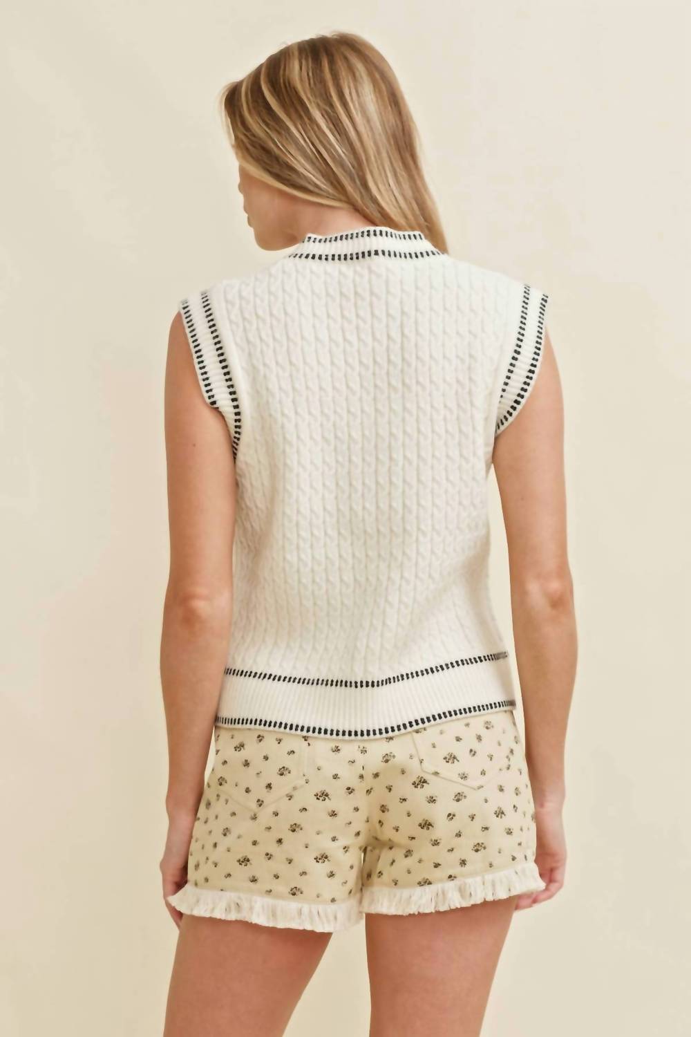 Cloud Ten - LINE ACCENT SWEATER VEST