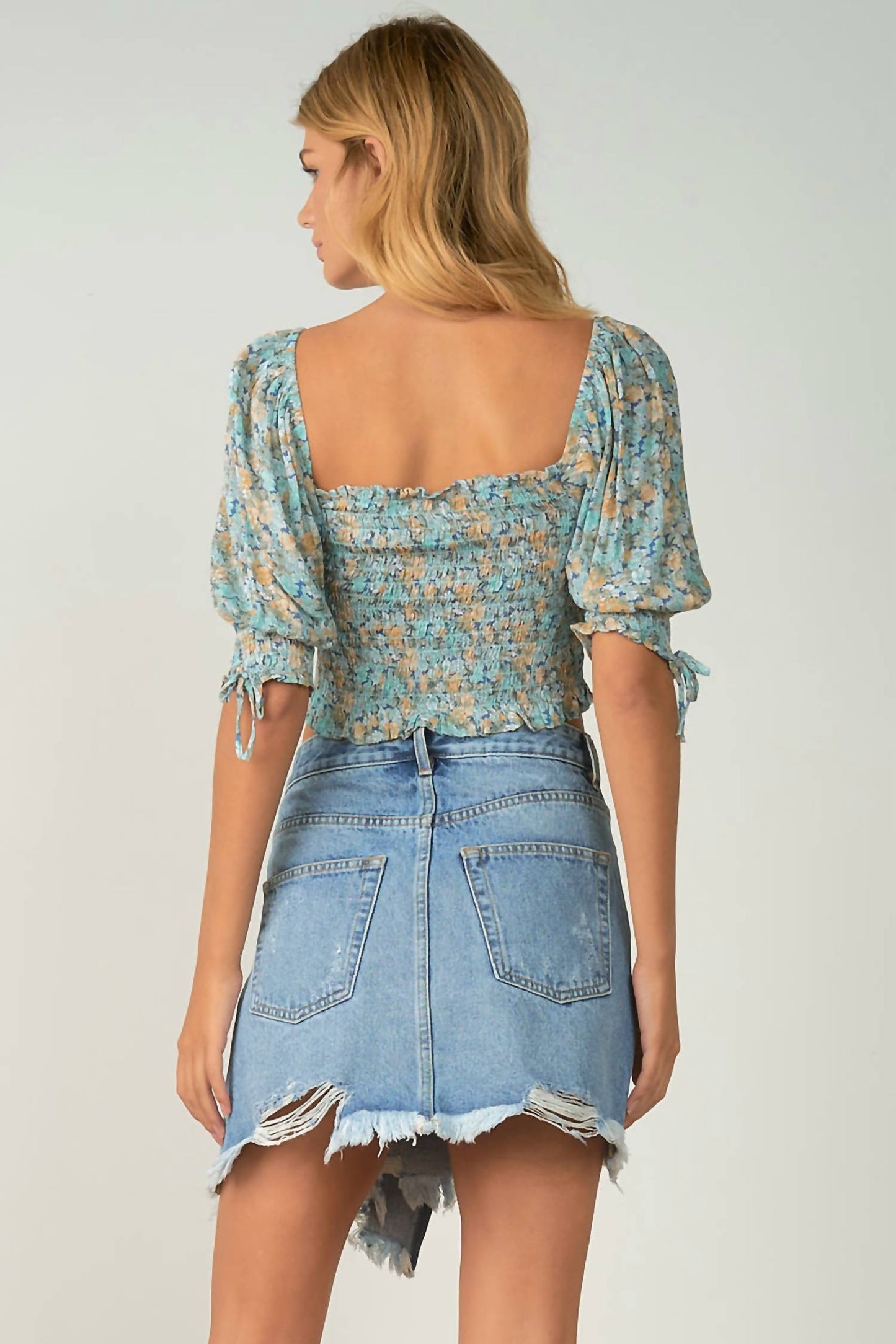 Elan - Short Sleeve Puff Shoulder Top
