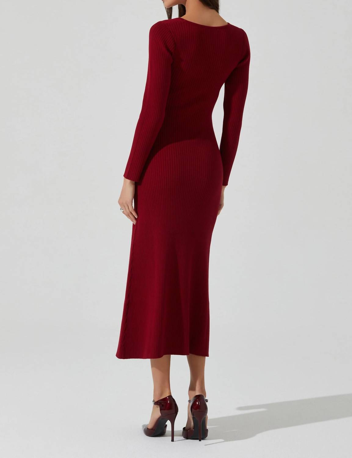 Astr - Long Sleeve Ribbed Sweater Dress