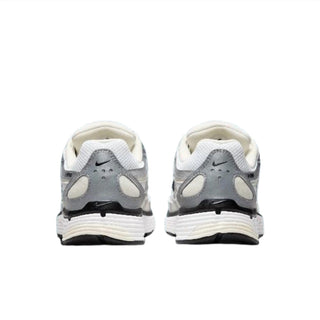 Nike - Women's P-6000 Shoe