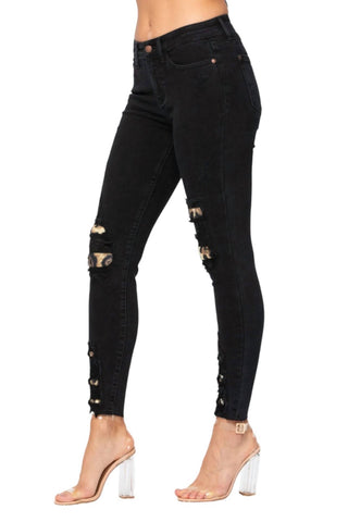 Judy Blue - MID-RISE SKINNY LEOPARD PATCH JEAN