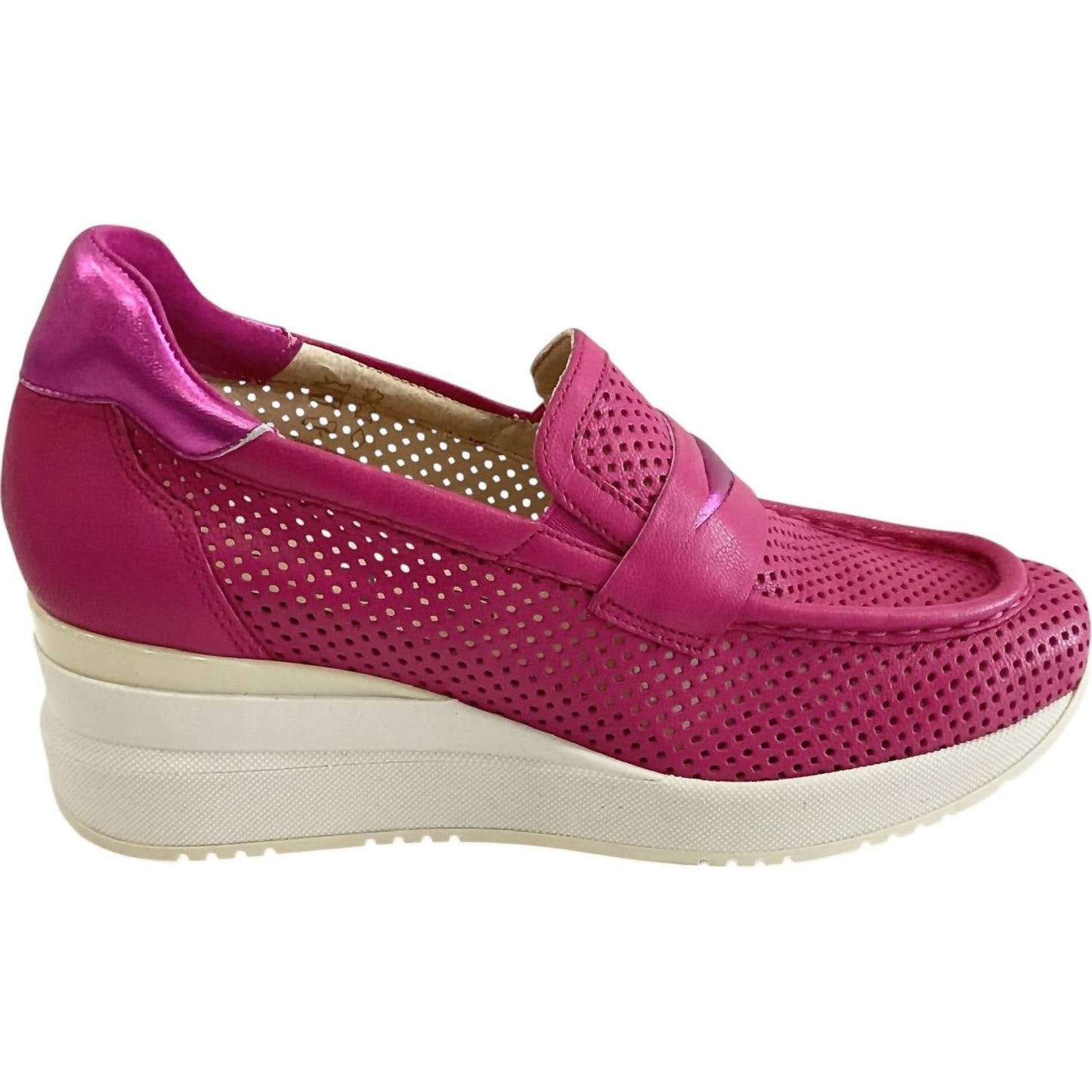 Softwaves - Women's Fenna Loafer