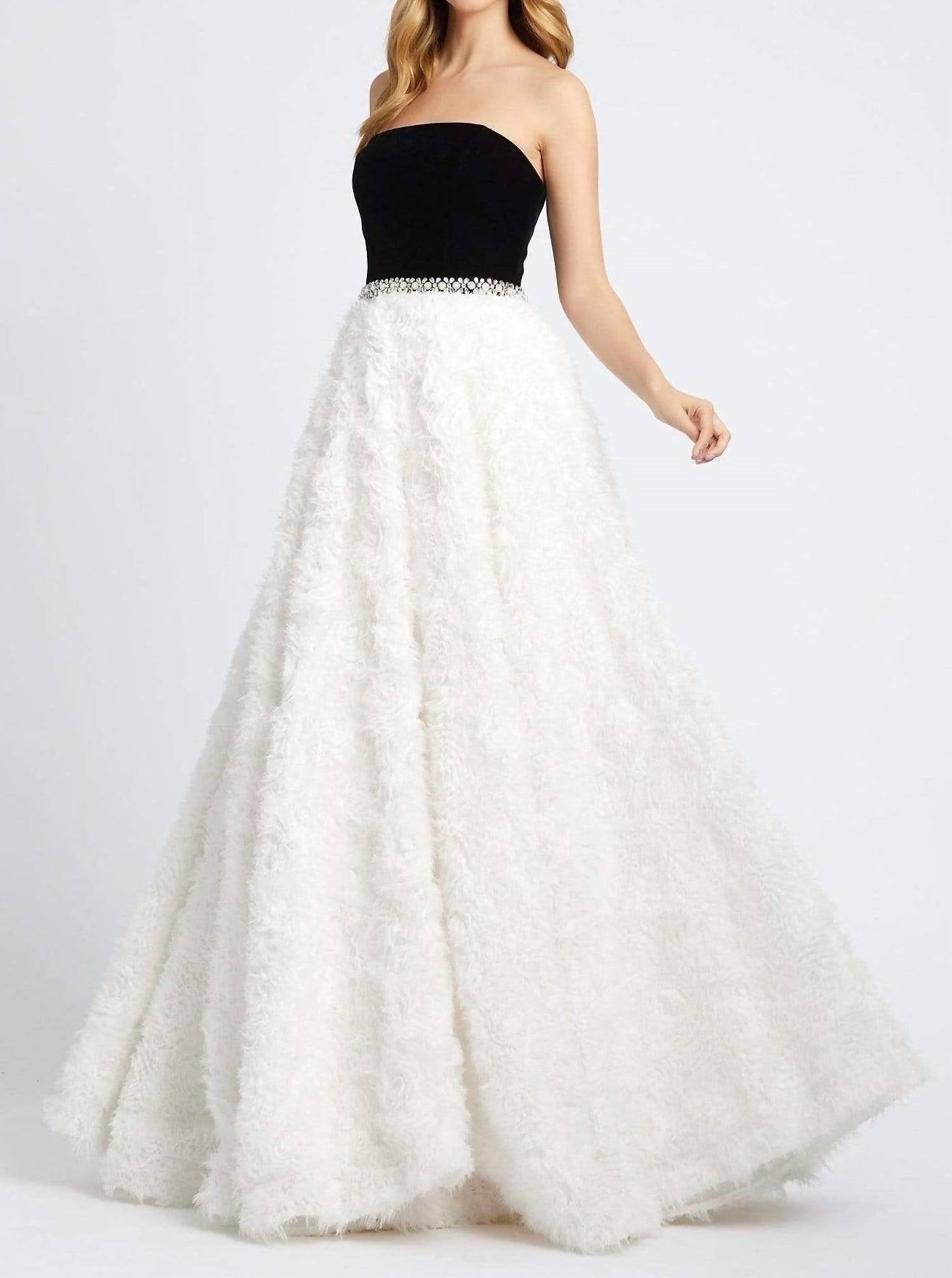 Mac Duggal - STRAPLESS BALL GOWN